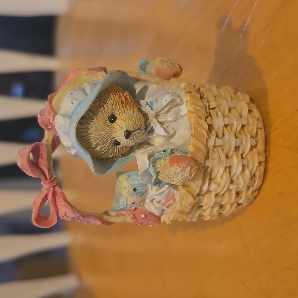 Charmung Bear in Woven Basket with Pastel Accents